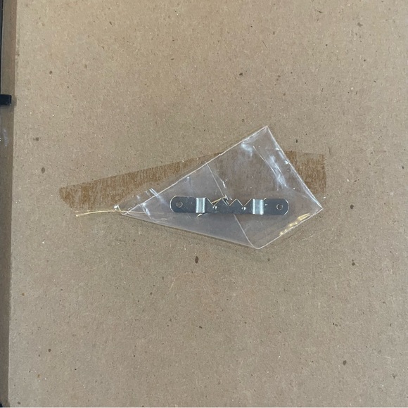 Brand New GEMLINE Cherry Wood 8 x 10 Wall Frame - Picture 7 of 9